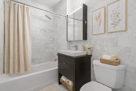 $890,000 | 99 John Street, Unit 819 | Financial District