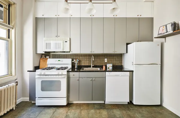 $3,200 | 4 Lexington Avenue, Unit 4F | Gramercy