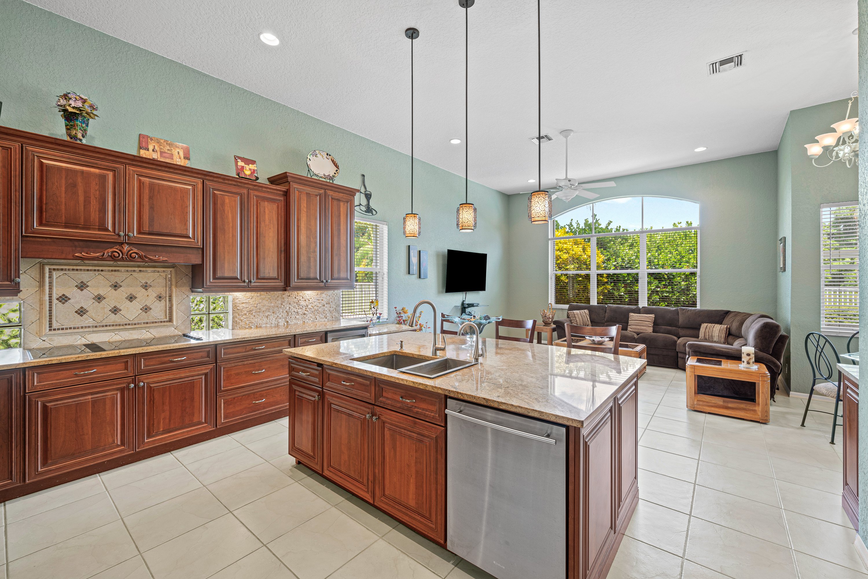 18648 Ocean Mist Drive Boca Raton, FL 33498 - Photo 10 of 17