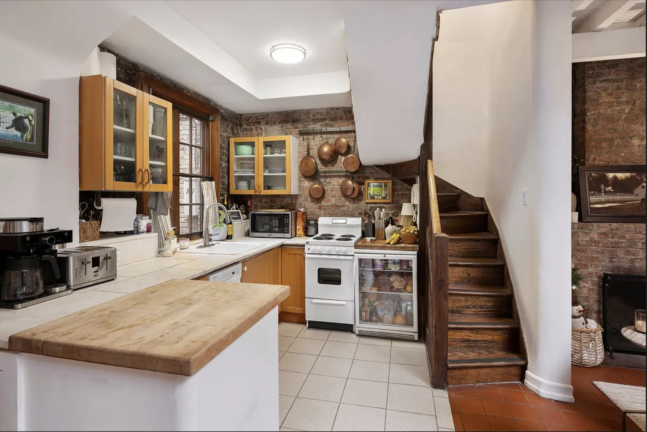 61 Perry Street, Unit CARRIAGEHOUSE Manhattan, NY 10014 - Photo 3 of 12