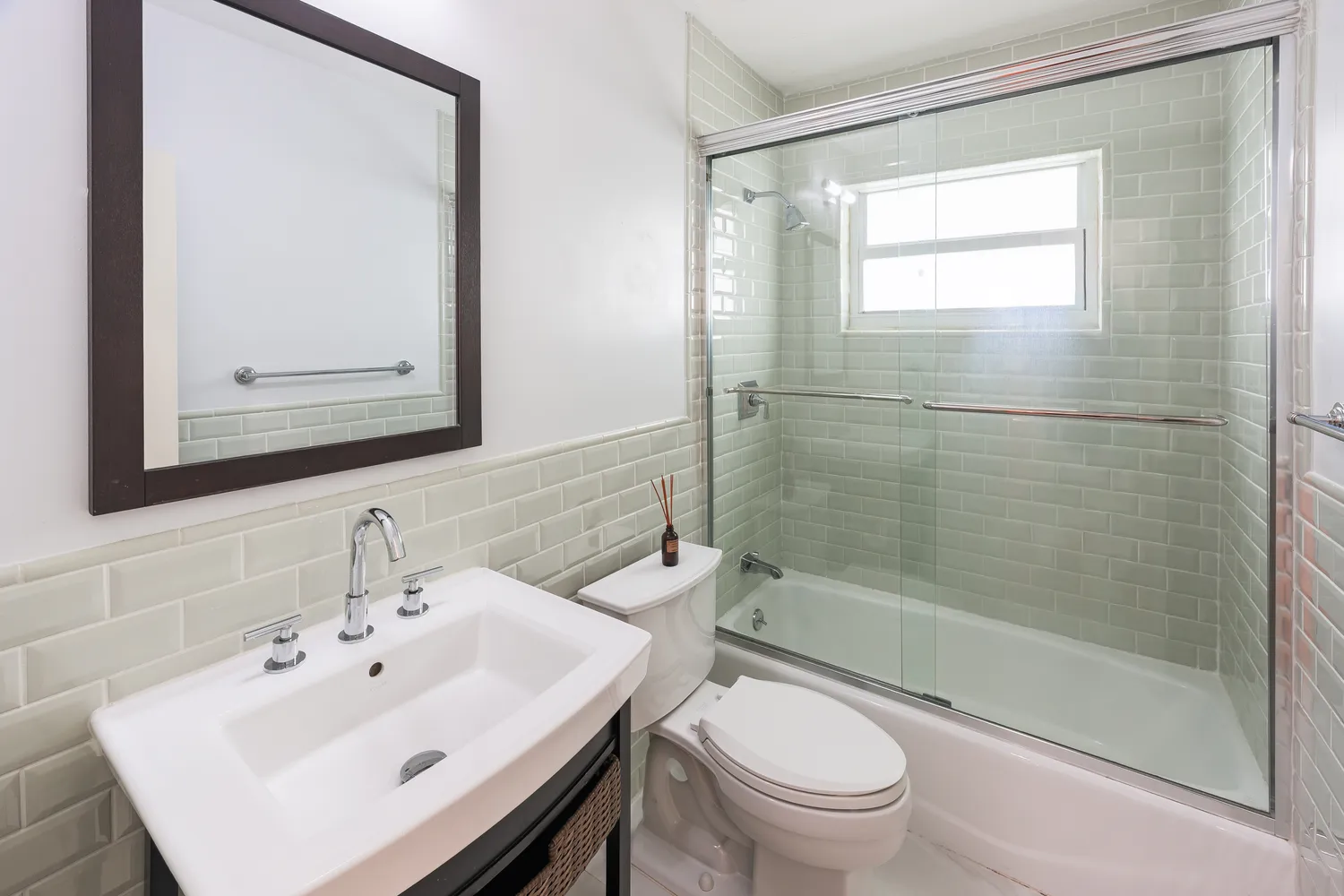 $4,350 | 3911 Ponce De Leon Boulevard, Coral Gables, FL 33134