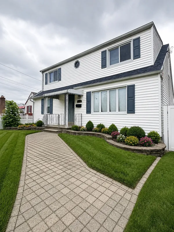 $5,500 | 1128 Braxton Street, Uniondale, NY 11553