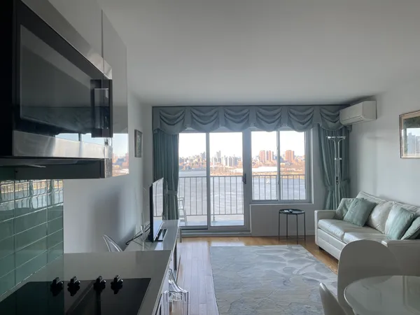 $3,150 | 25-40 Shore Boulevard, Unit 15T | Astoria