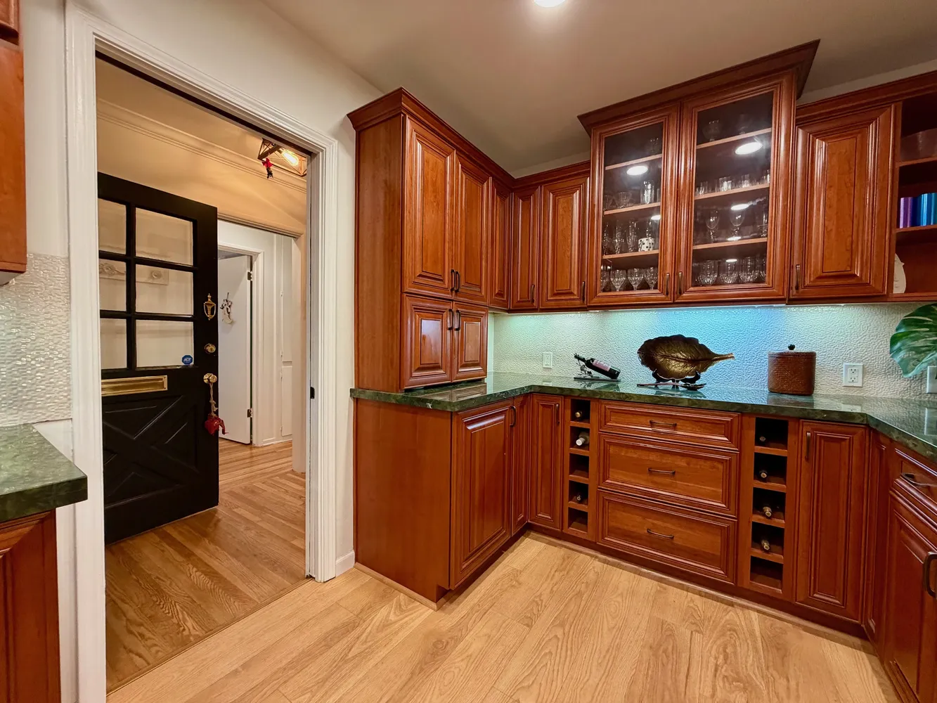 $1,625,000 | 13957 Chandler Boulevard, Sherman Oaks, CA 91401