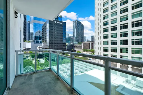 $375,000 | 950 Brickell Bay Drive, Unit 802, Miami, FL 33131