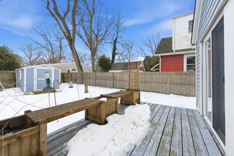 $400,000 | 20 Bristol Street, Huntington, NY 11743