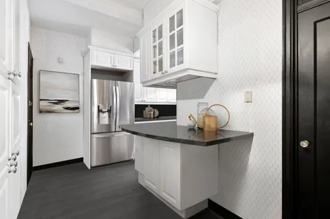 $2,675,000 | 136 East 64th Street, Unit 11E | Lenox Hill