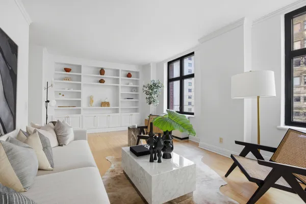 $2,250,000 | 188 East 70th Street, Unit 3A | Lenox Hill