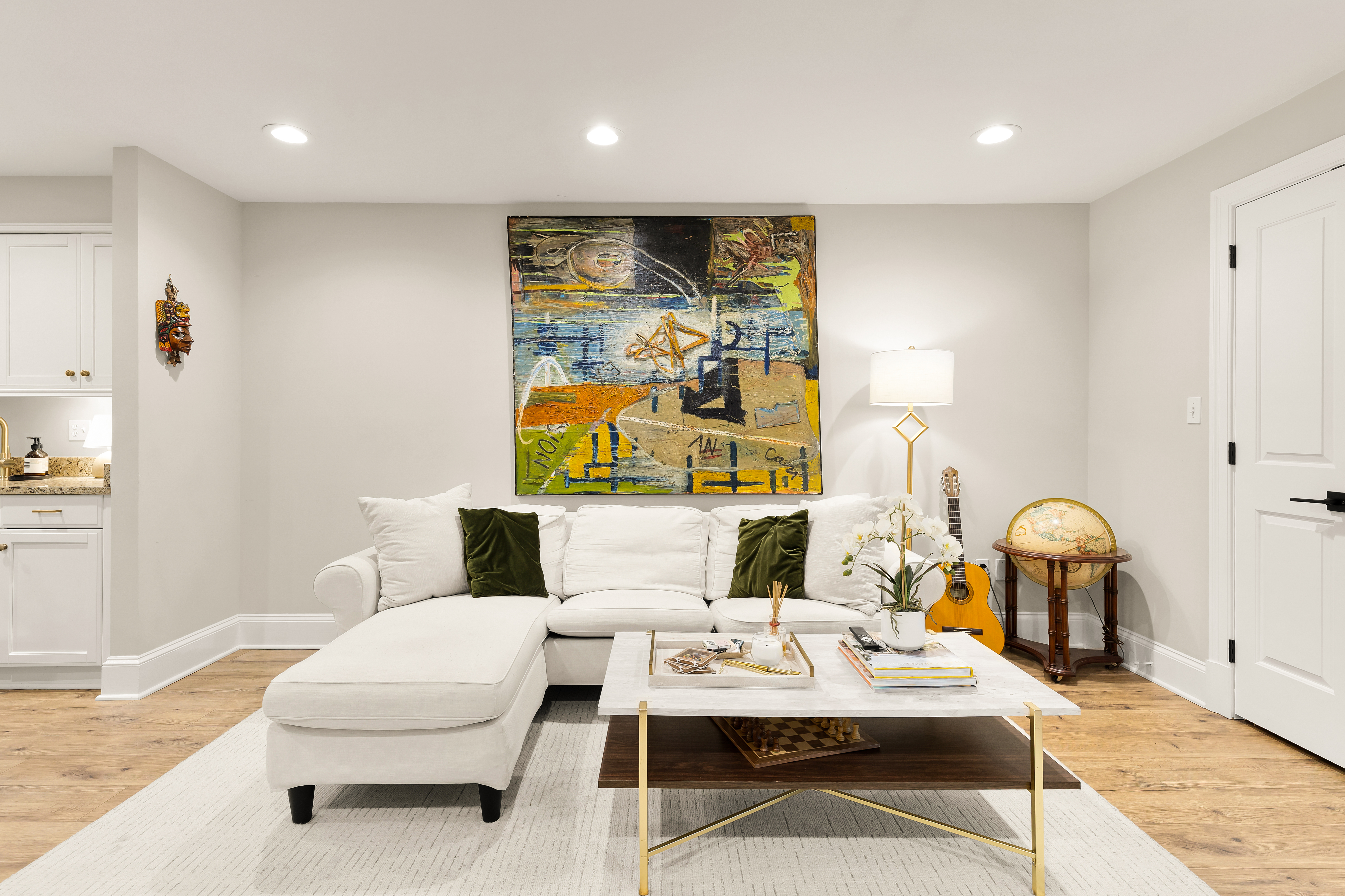 1354 Kenyon Street Northwest, Unit G Washington, DC 20010 - Photo 6 of 35 a living room with furniture