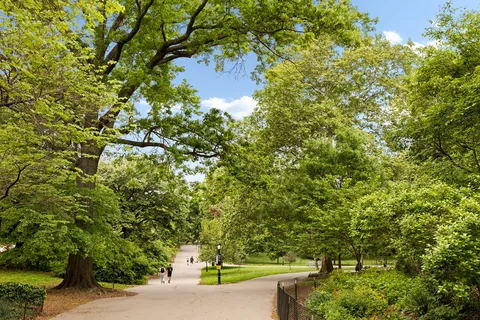 $1,350,000 | 70 Riverside Drive, Unit 2E | Upper West Side