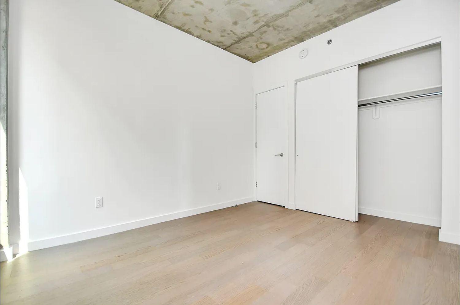281 Union Avenue, Unit 4F Brooklyn, NY 11211 - Photo 4 of 9