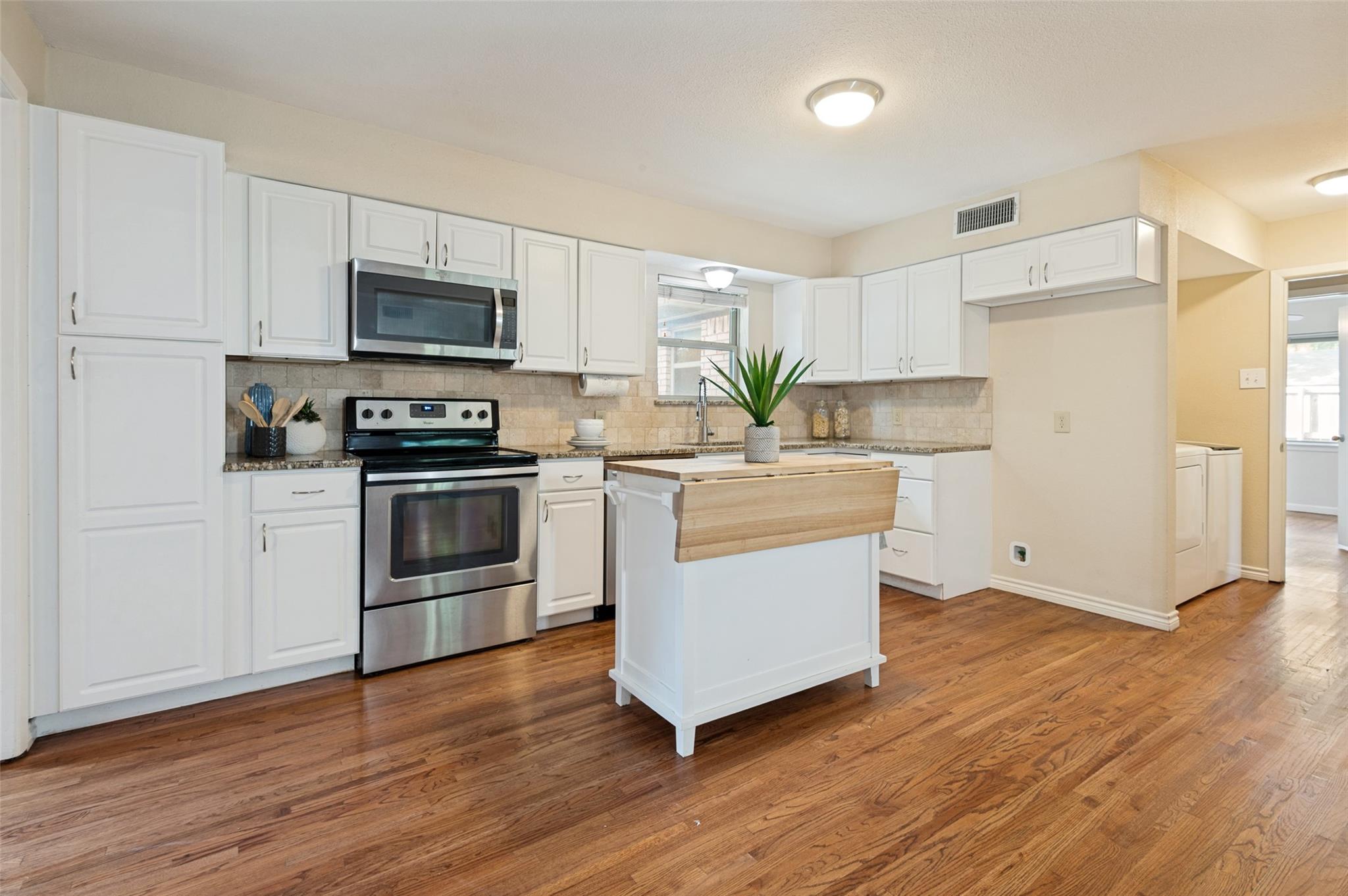 8030 Hunnicut Road Dallas, TX 75228 - Photo 12 of 30 Gallery Image 12