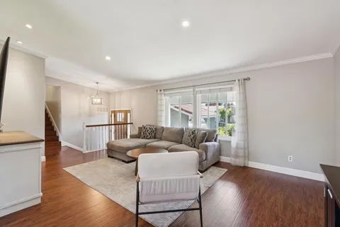 $1,049,000 | 112 Rose Petal Court, Petaluma, CA 94954