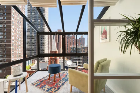 $850,000 | 225 East 86th Street, Unit 904 | Upper East Side
