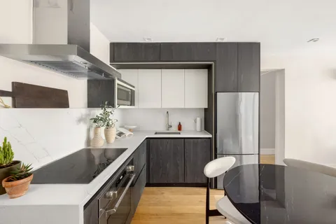 $775,000 | 246 Maple Street, Unit 3A | Prospect Lefferts Gardens