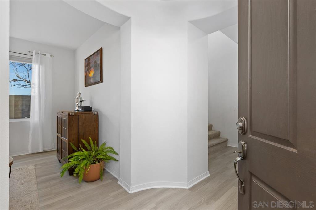 475 Taylor Drive Oceanside, CA 92056 - Photo 2 of 27