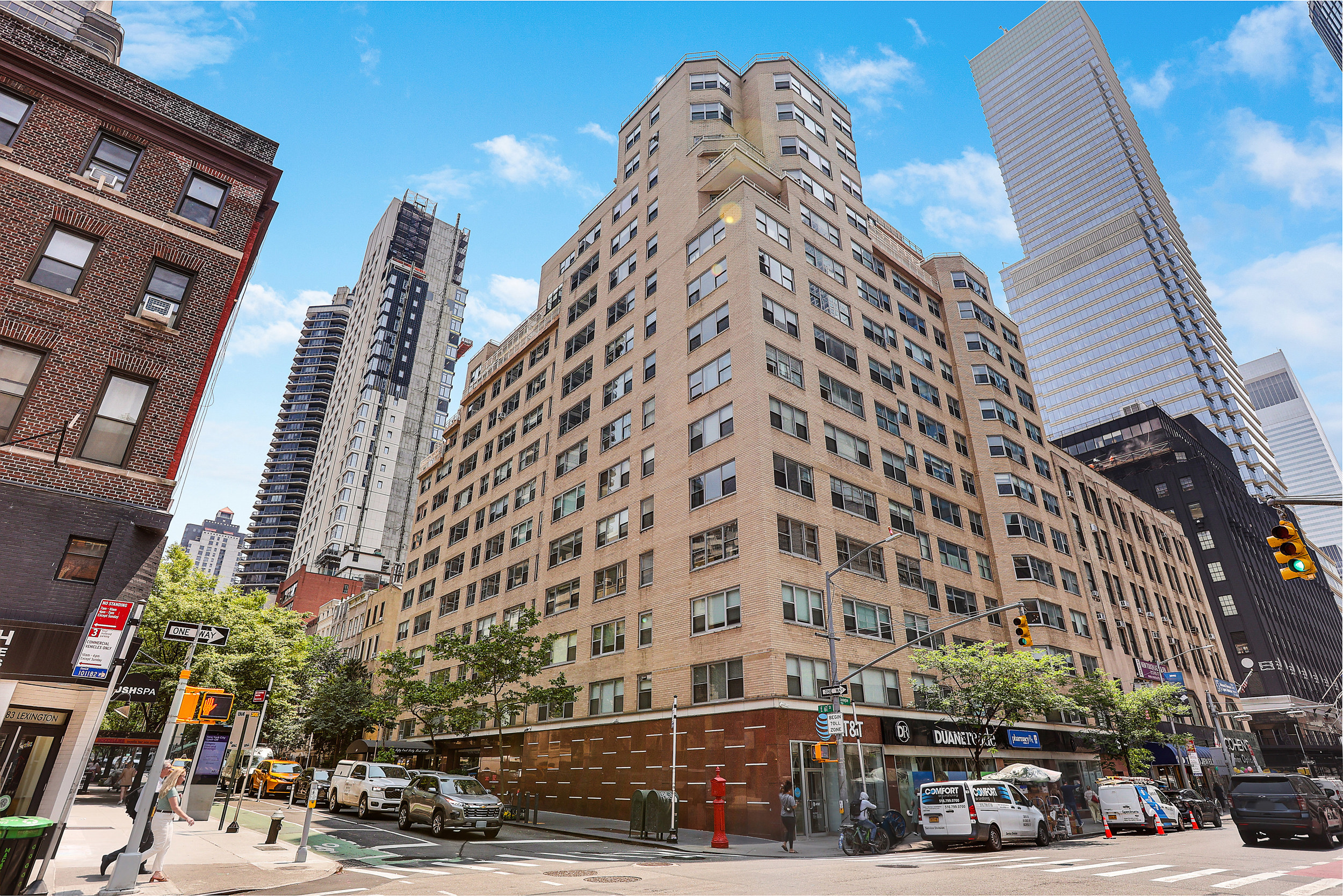 150 East 61st Street, Unit 2A Manhattan, NY 10065 - Photo 15 of 16 a front view of a building
