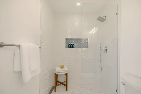 $1,295,000 | 30 Indian Road, Little Compton, RI 02837