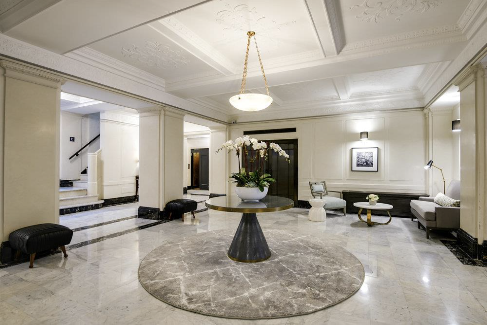 165 West 91st Street, Unit 15B Manhattan, NY 10024 - Photo 22 of 24 a living room with furniture