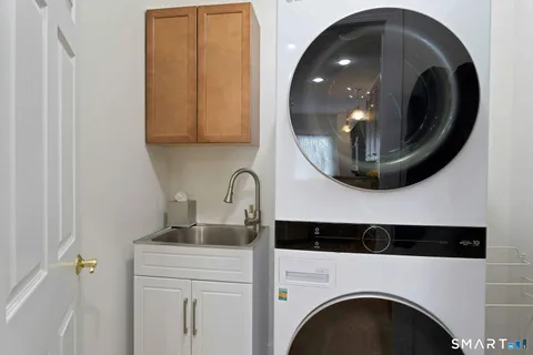 $975,000 | 638 Danbury Road, Unit 9, Ridgefield, CT 06877