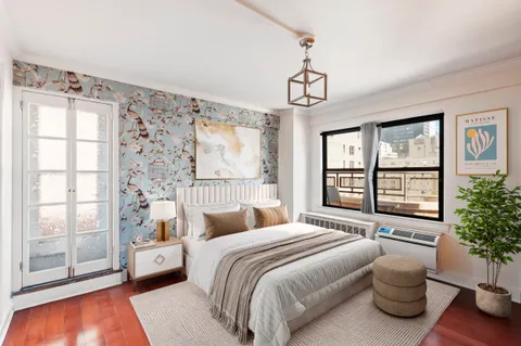 $609,000 | 210 East 36th Street, Unit PHC | Murray Hill