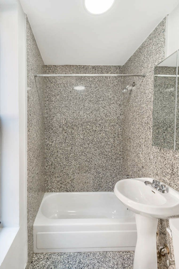 434 East 76th Street, Unit 17 Manhattan, NY 10021 - Photo 3 of 4