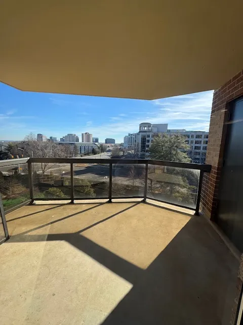 $450,000 | 8340 Greensboro Drive, Unit 618, McLean, VA 22102