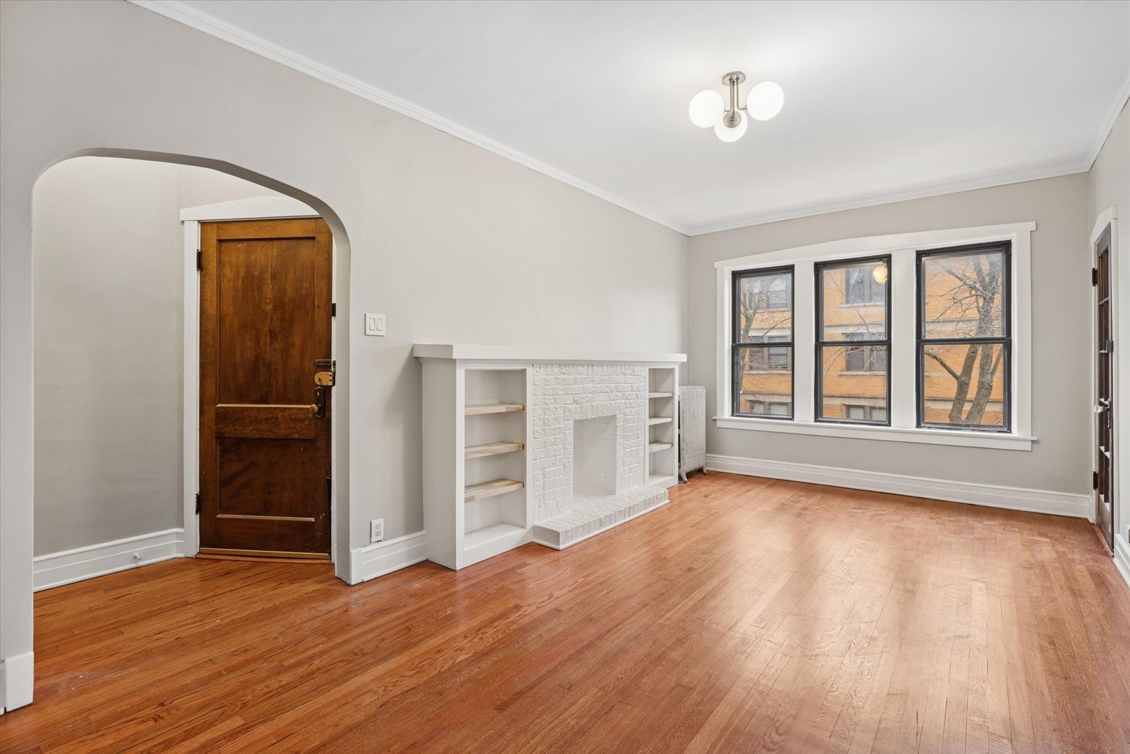 1501 West Cornelia Avenue, Unit 2 Chicago, IL 60657 - Photo 3 of 20