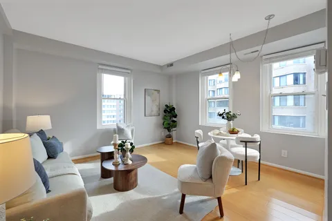 $299,000 | 1133 13th Street Northwest, Unit 704, Washington, DC 20005