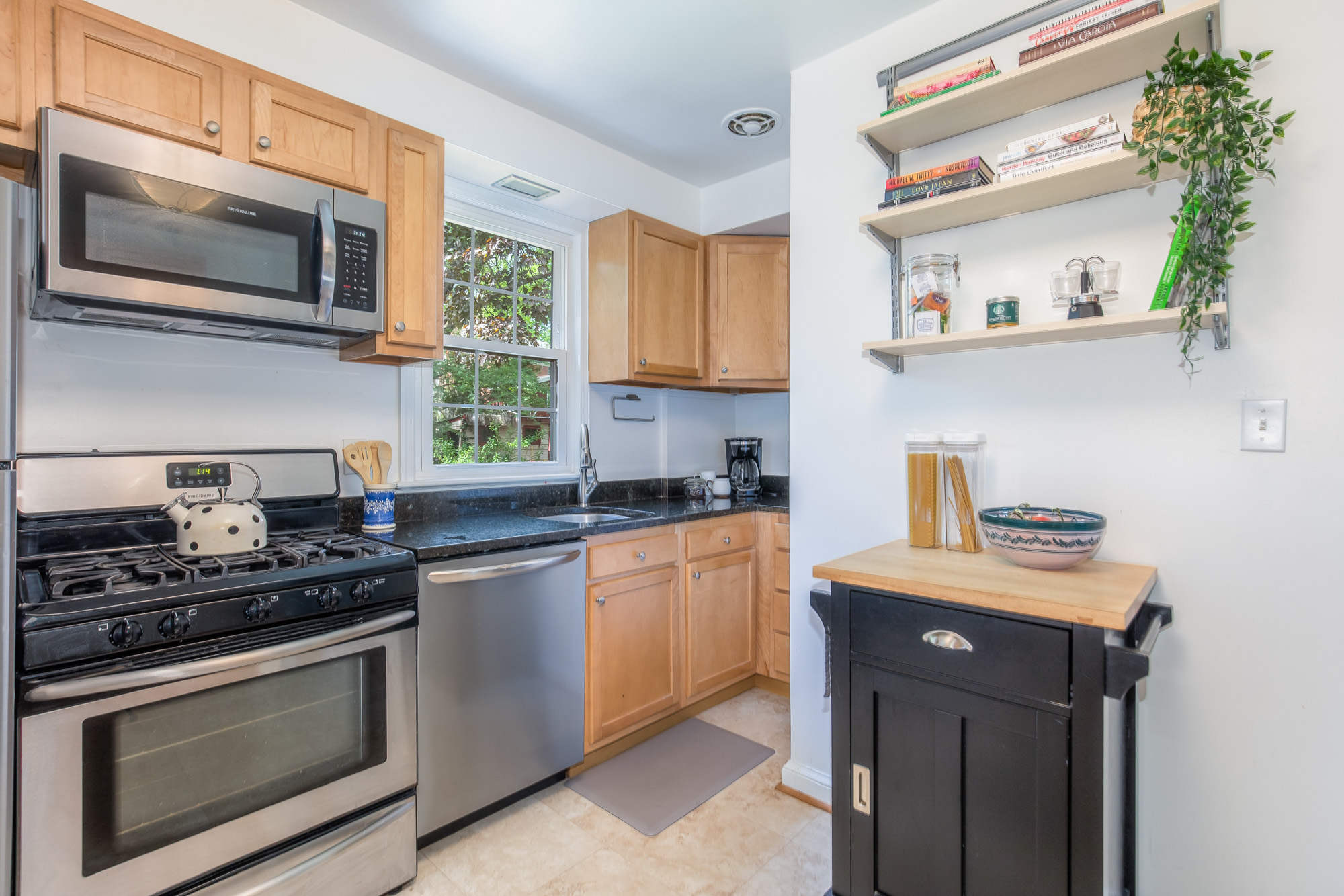 9512 Saybrook Avenue Silver Spring, MD 20901 - Photo 10 of 37