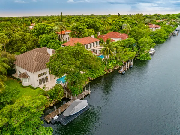 $10,500,000 | 285 Las Brisas Court, Miami, FL 33143