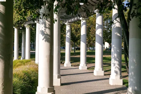 $798,000 | 1 Lakeside Drive, Unit 911, Oakland, CA 94612