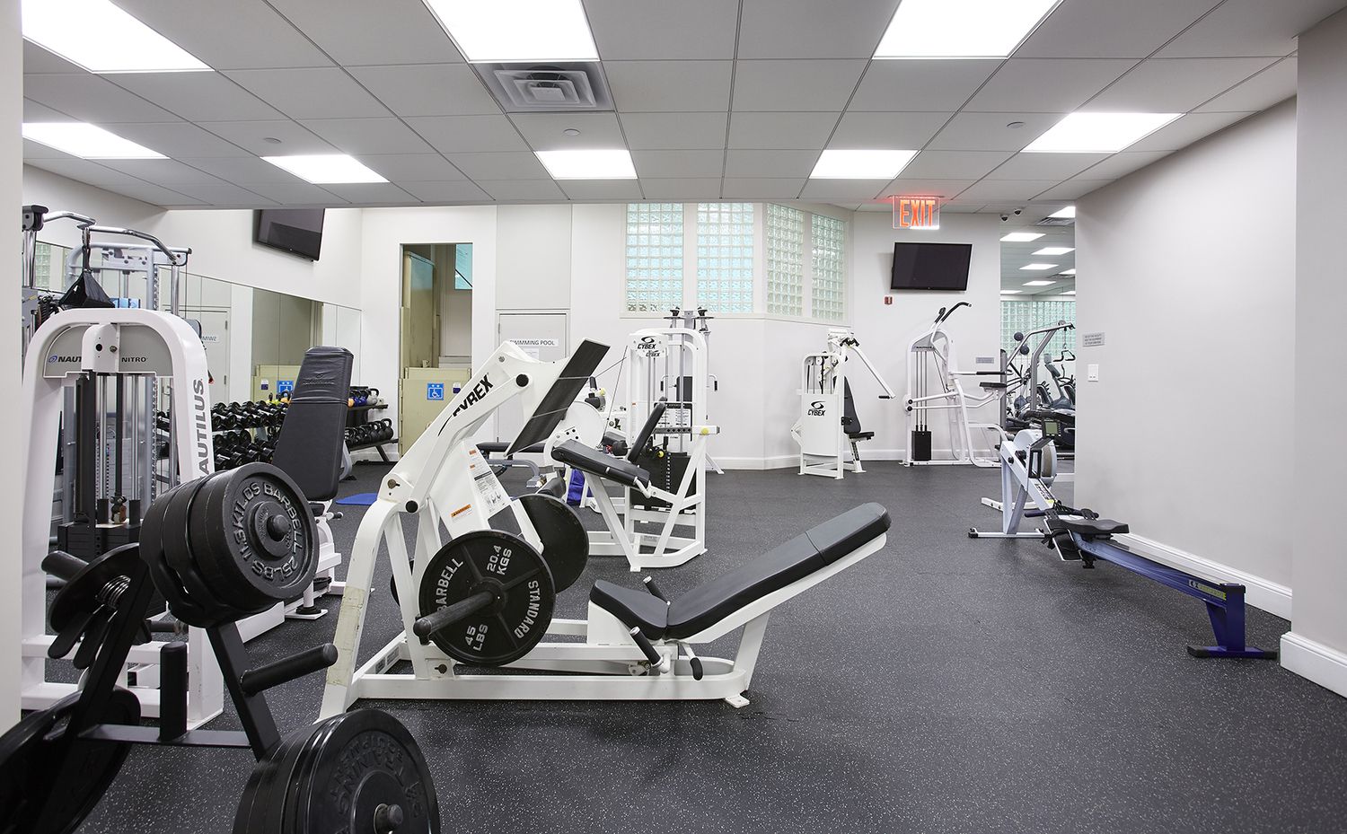 120 East 87th Street, Unit R16G Manhattan, NY 10128 - Photo 17 of 20 a view of a room with gym equipment