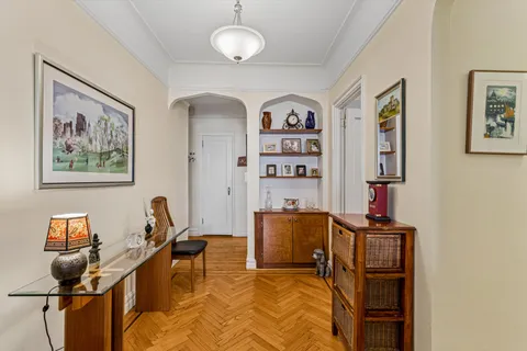 $545,000 | 680 West 204th Street, Unit 4F | Inwood