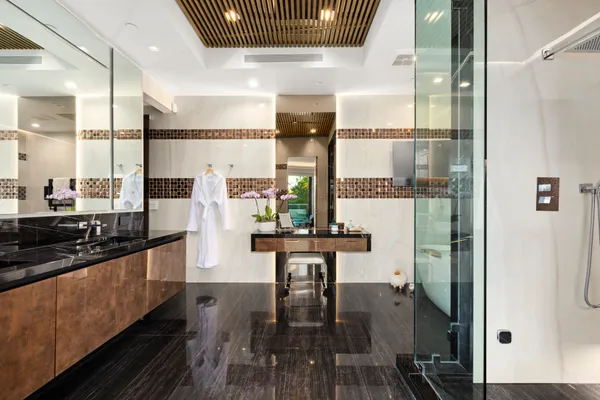 $8,750,000 | 976 Bel Air Road, Los Angeles, CA 90077