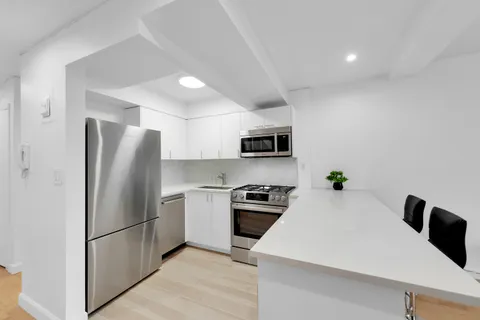 $750,000 | 215 East 24th Street, Unit 602 | Kips Bay