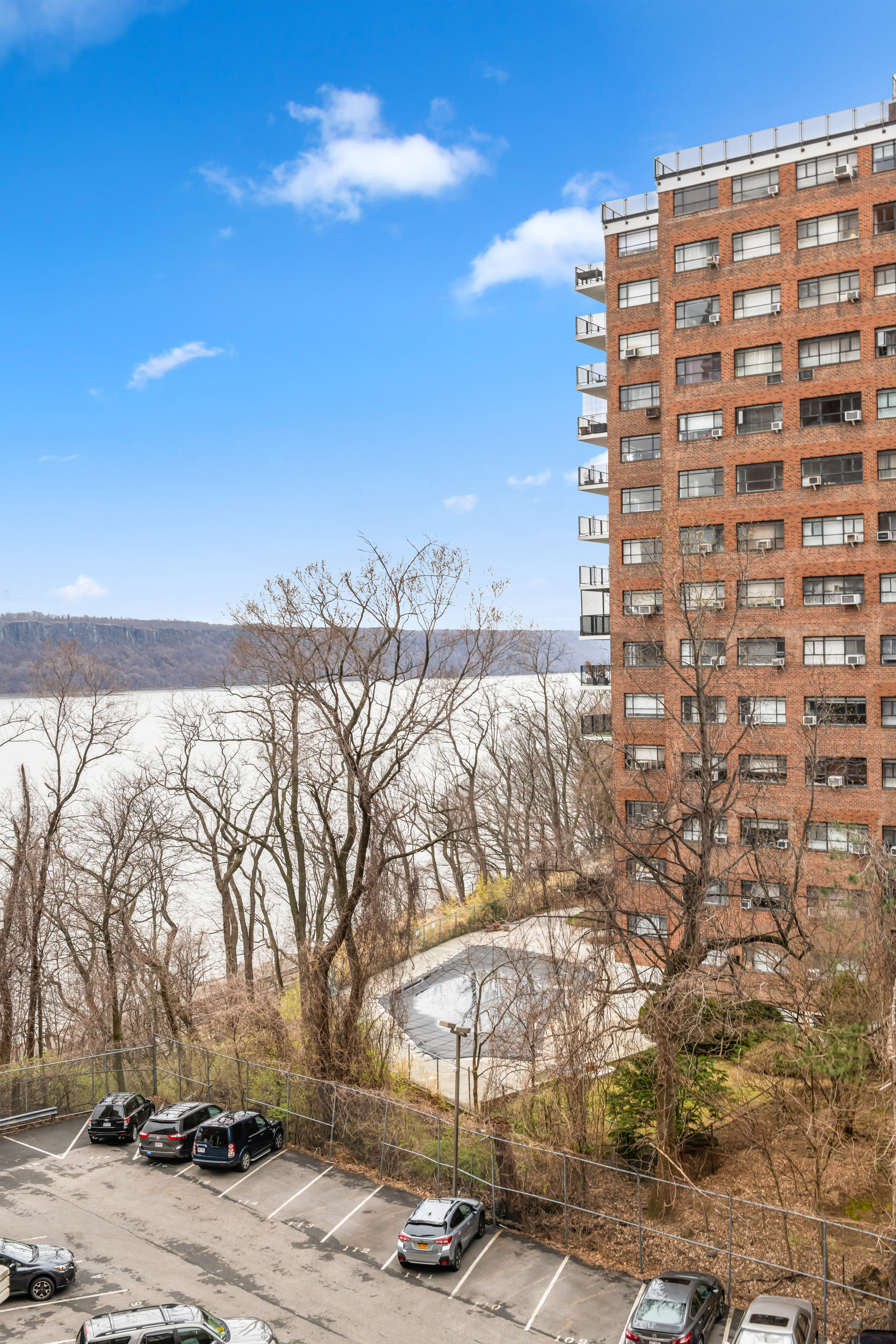 2621 Palisade Avenue, Unit 3G Bronx, NY 10463 - Photo 7 of 11 Gallery Image 7