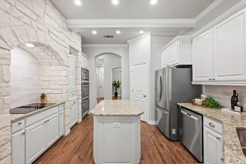 $850,000 | 806 Overlook Bend, Leander, TX 78641