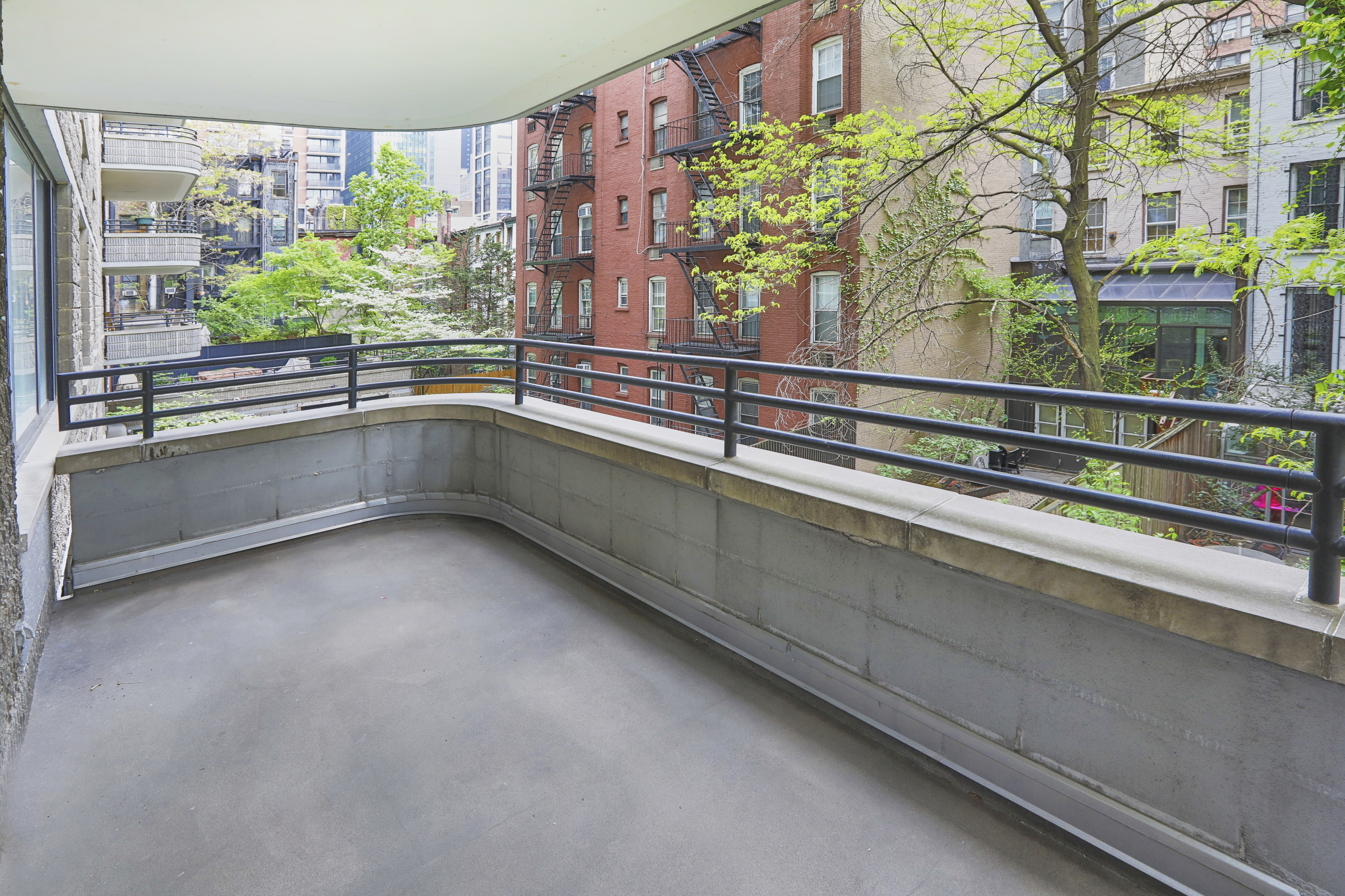 309 East 49th Street, Unit 3D Manhattan, NY 10017 - Photo 5 of 11