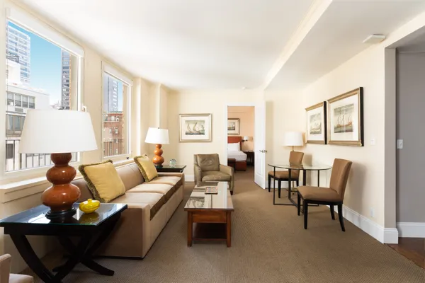 $6,500 | 111 East 56th Street, Unit 1705 | Midtown East