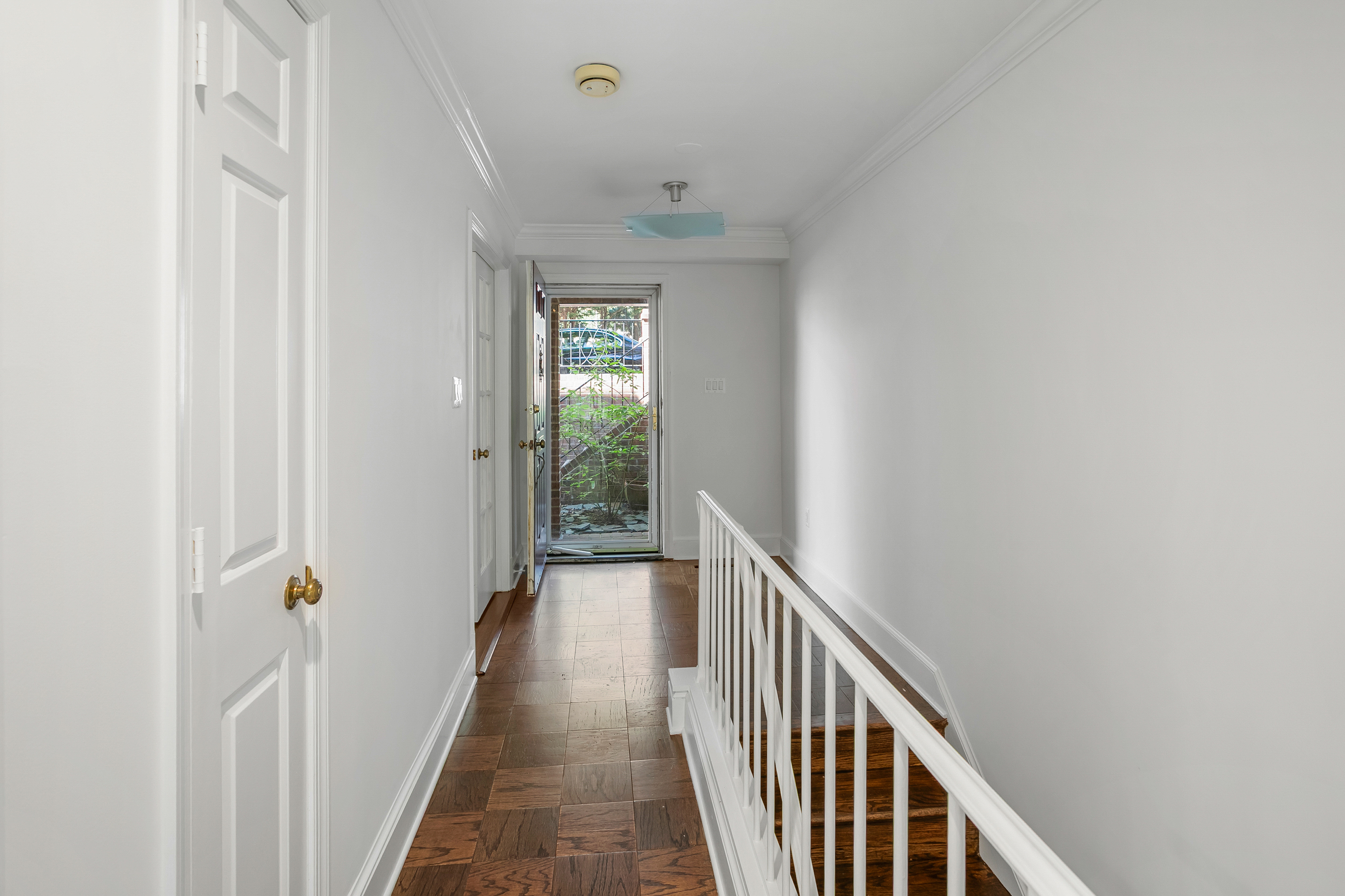 3295 Sutton Place Northwest, Unit D Washington, DC 20016 - Photo 2 of 23