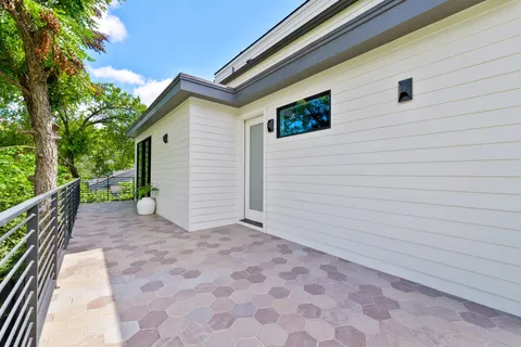 $1,275,000 | 2201 East 16th Street, Austin, TX 78702