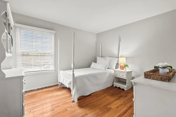 $1,350,000 | 3705 Templeton Place, Alexandria, VA 22304