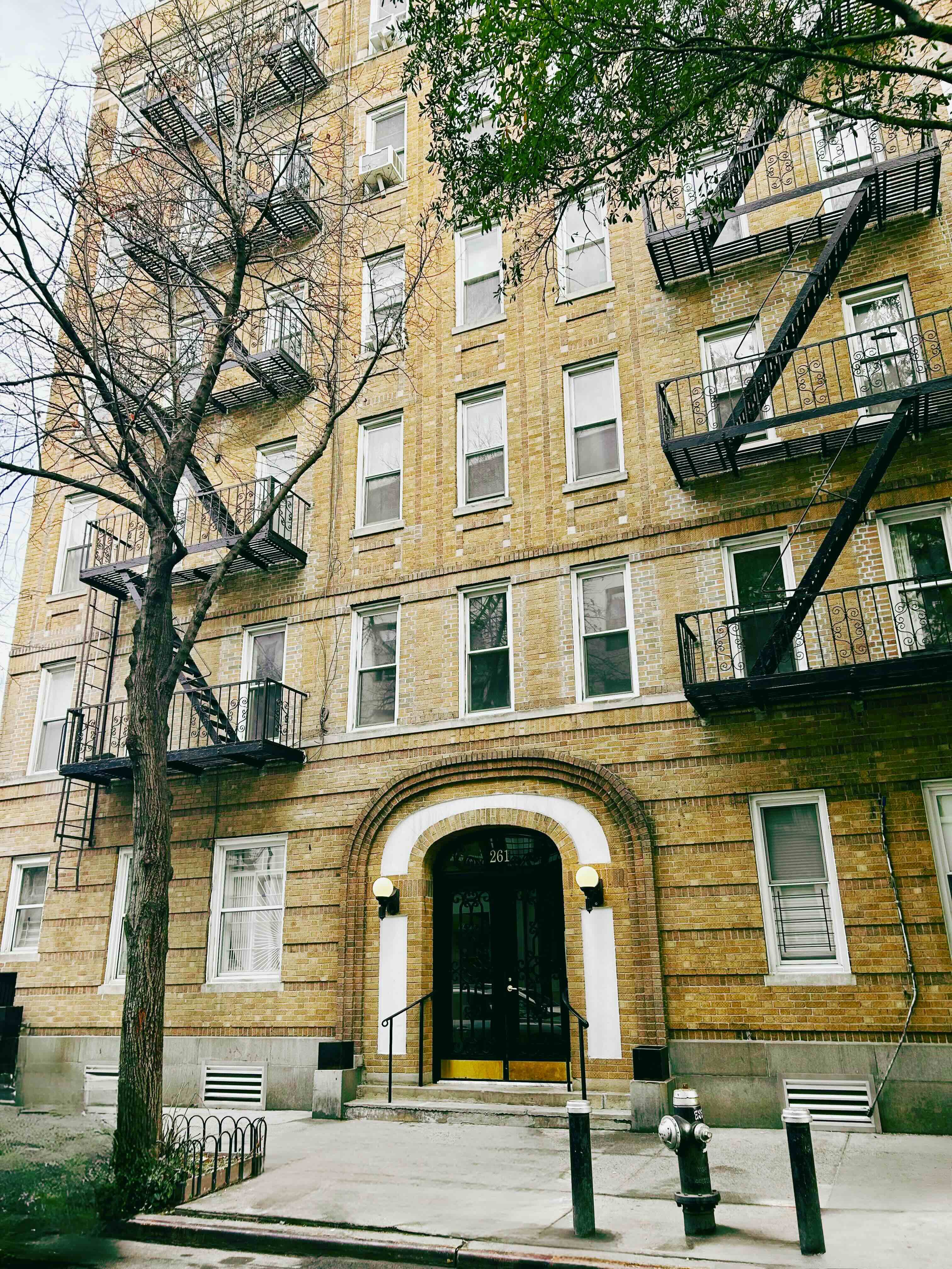 261 West 22nd Street, Unit 12A14 Manhattan, NY 10011 - Photo 13 of 14 Gallery Image 13