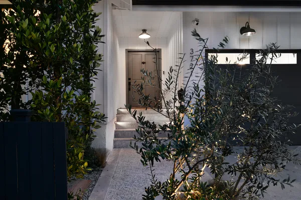 $3,350,000 | 3721 Woodcliff Road, Sherman Oaks, CA 91403