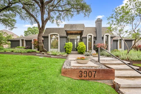 $2,600,000 | 3907 Fox Glen Drive, Irving, TX 75062