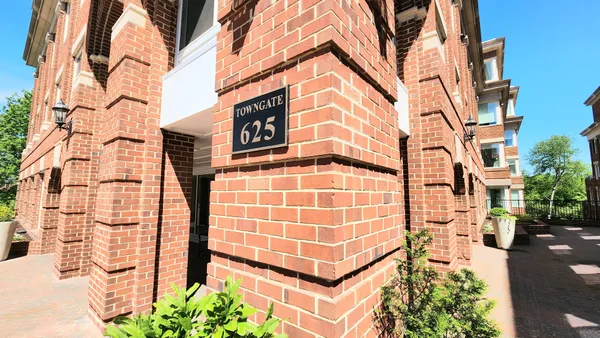 $599,000 | 625 Slaters Lane, Unit 107, Alexandria, VA 22314