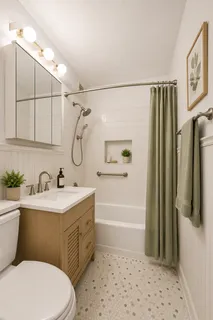 $385,000 | 300 East 71st Street, Unit 15D | Lenox Hill