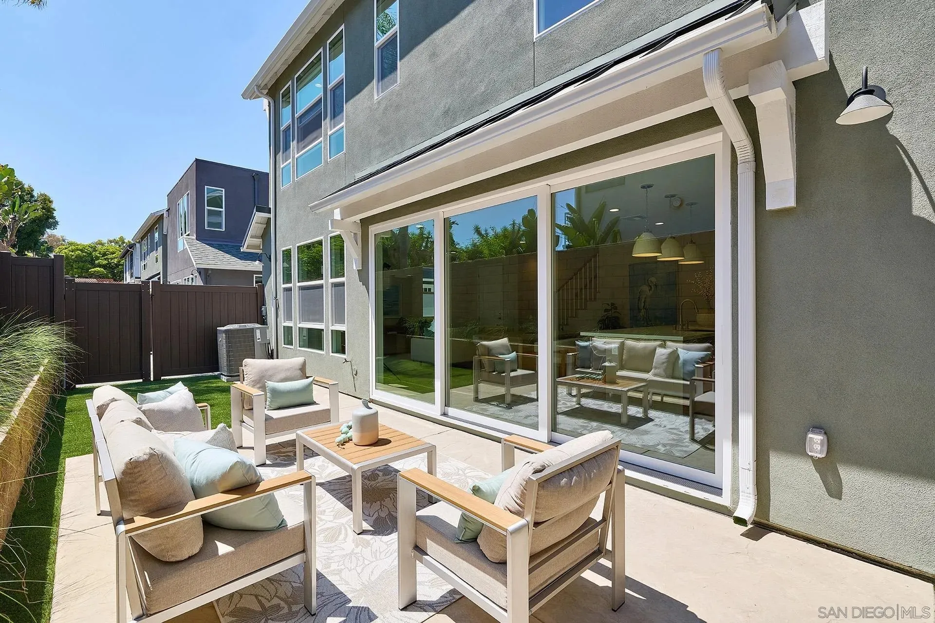 567 North Vulcan Avenue Encinitas, CA 92024 - Photo 15 of 49