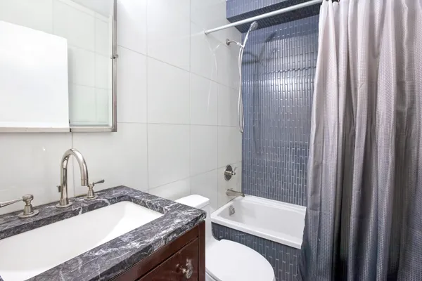 $4,500 | 212 East 47th Street, Unit PHB | Midtown East
